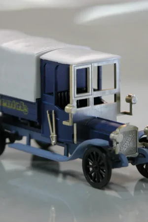 11888-2 MarklinVintage HO (1 87) Autocarro d‘epoca in metallo e plastica Ultimissimo Modello